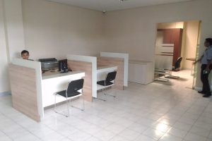 meja kerja Bank Woori Saudara kota madiun